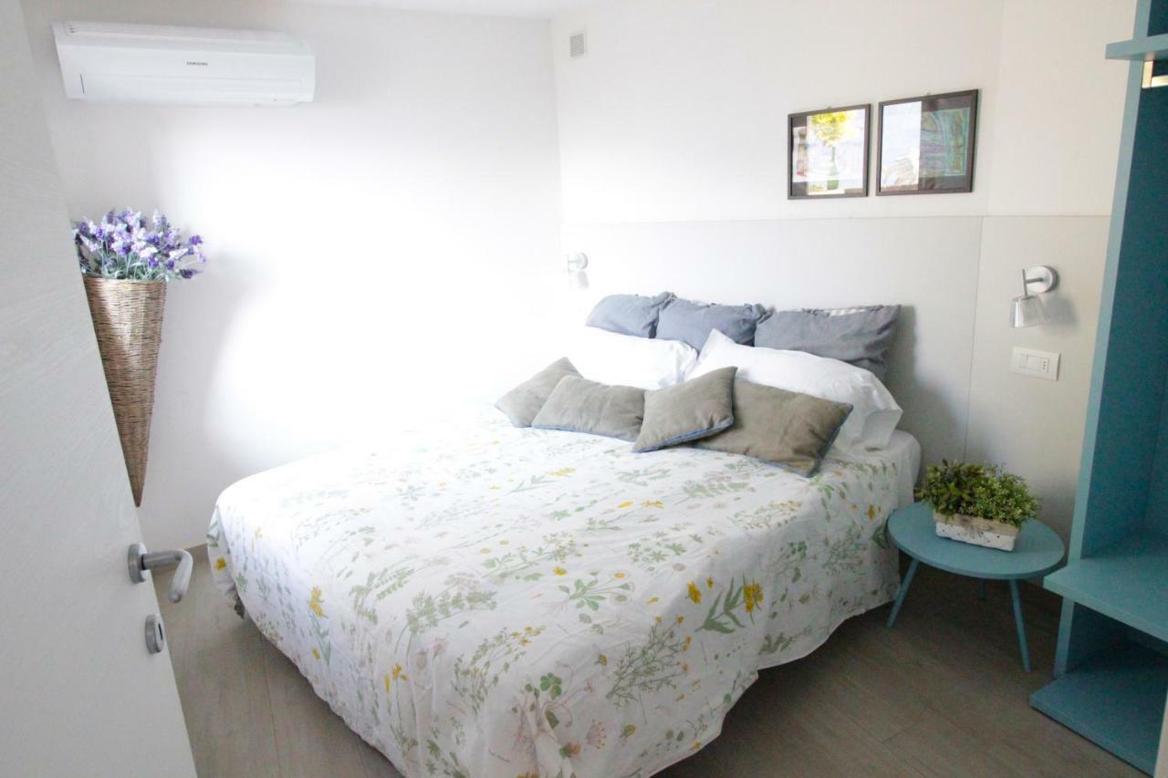 Ca De L'Angelon Aparthotel เบรนโซเน ซูล การ์ดา ภายนอก รูปภาพ